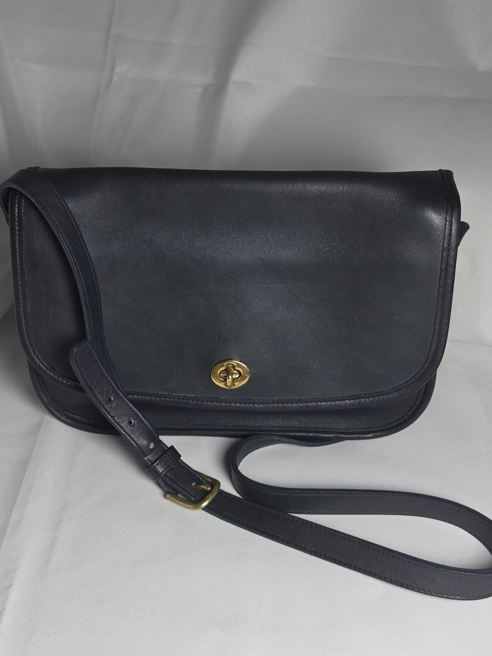 Coach City Bag 9790 Navy Blue Vintage Leather Crossbody USA Made Old Coach